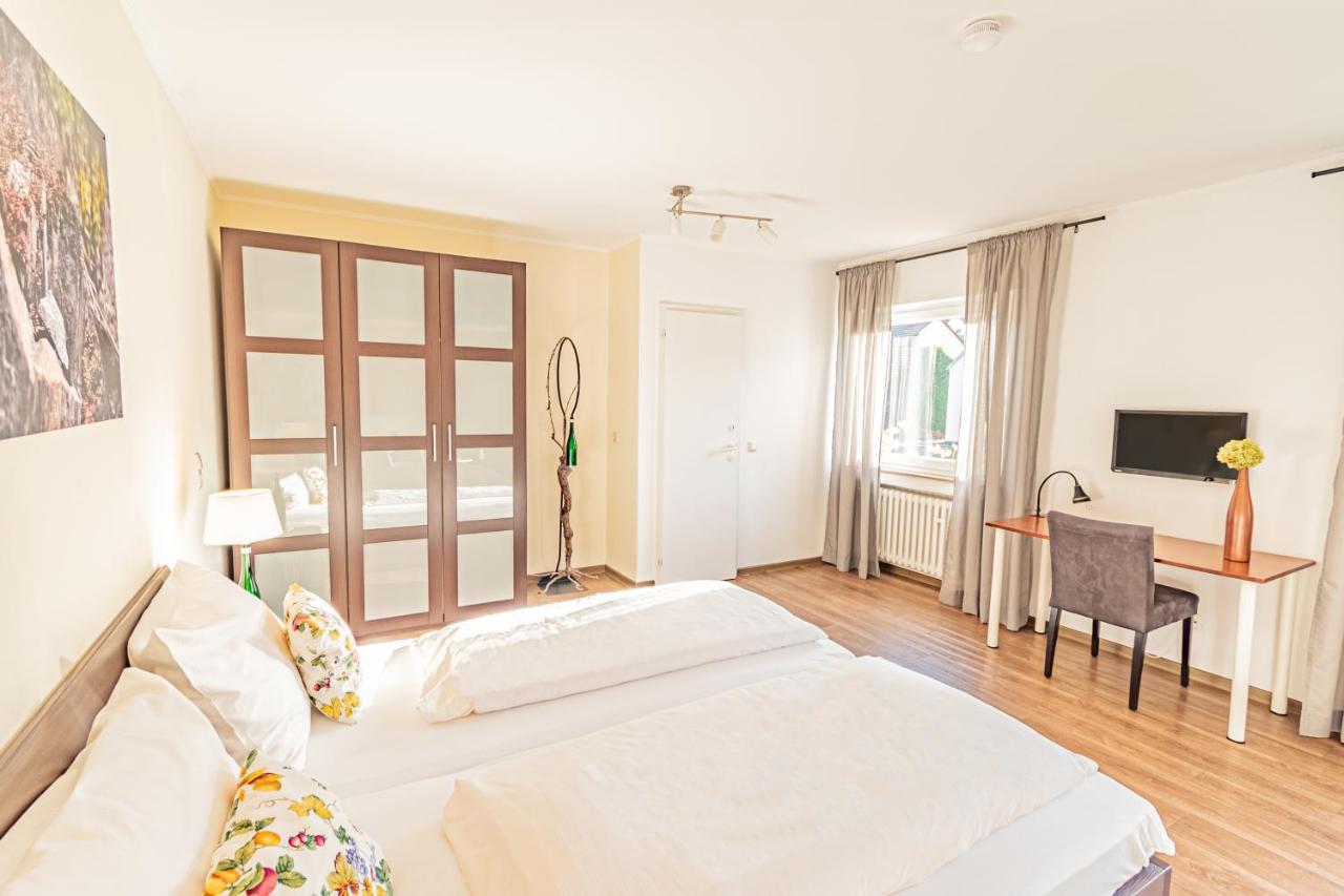 Weinhotel Ayler Kupp エクステリア 写真