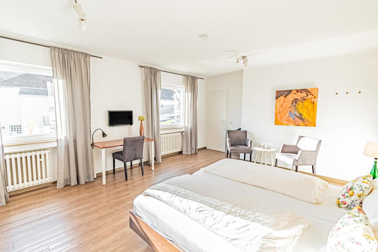Weinhotel Ayler Kupp エクステリア 写真