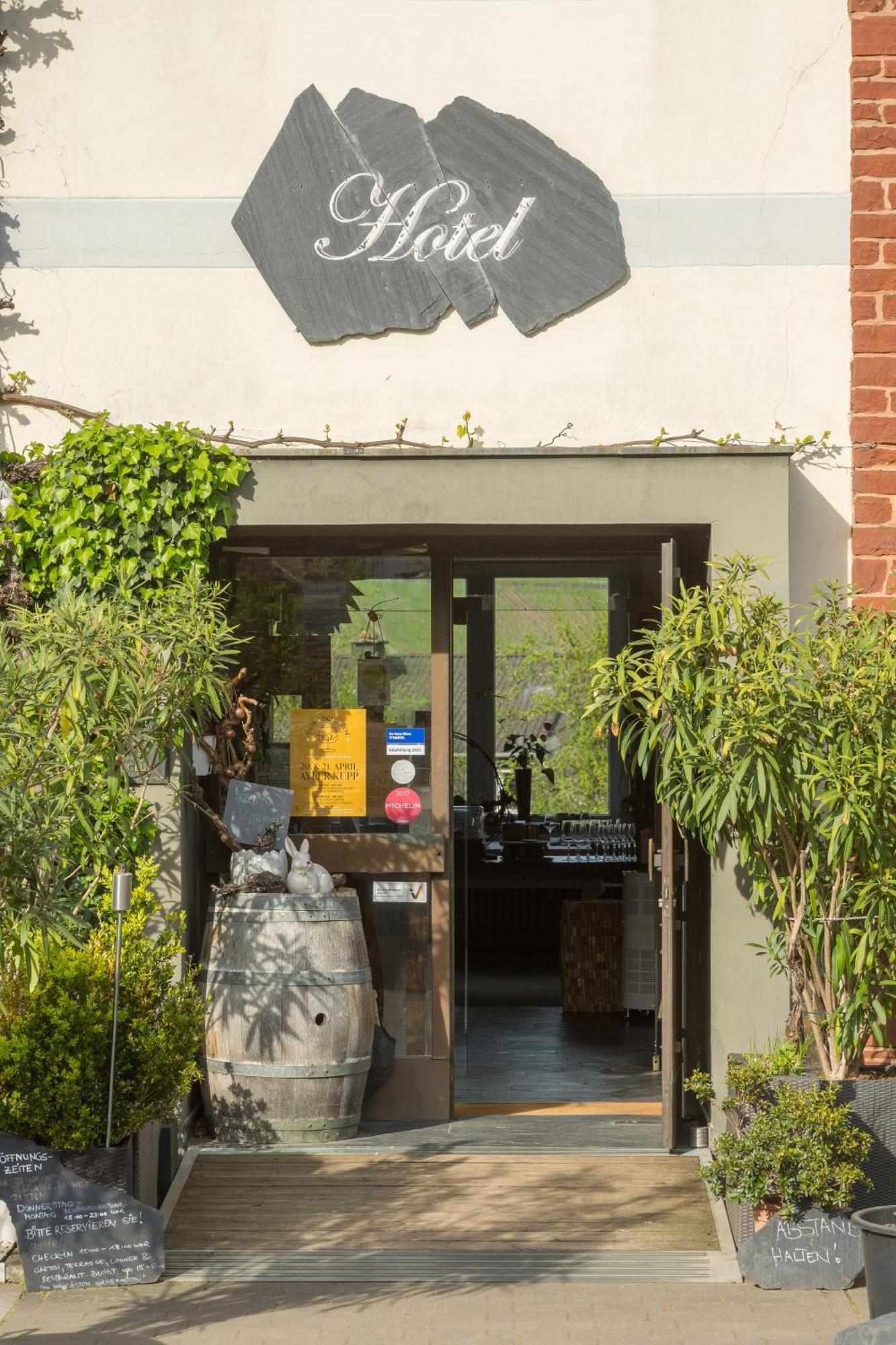 Weinhotel Ayler Kupp エクステリア 写真