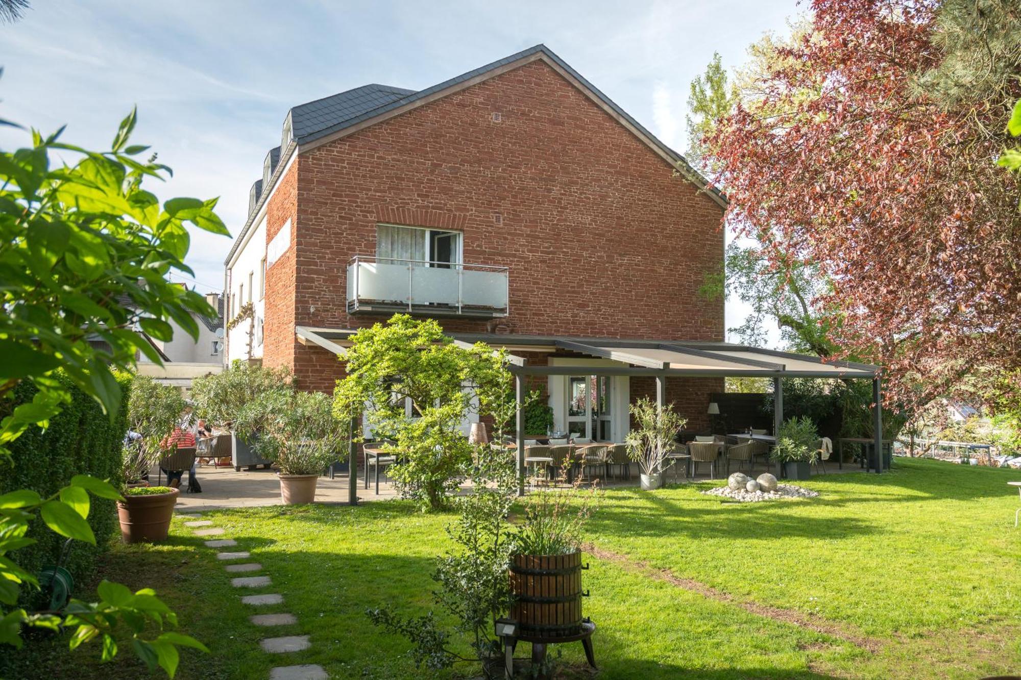 Weinhotel Ayler Kupp エクステリア 写真