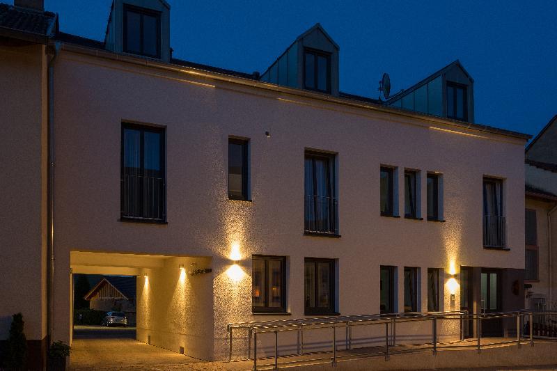 Weinhotel Ayler Kupp エクステリア 写真